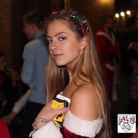 Meet your Posher, Rebecca - Picture 1 of 1